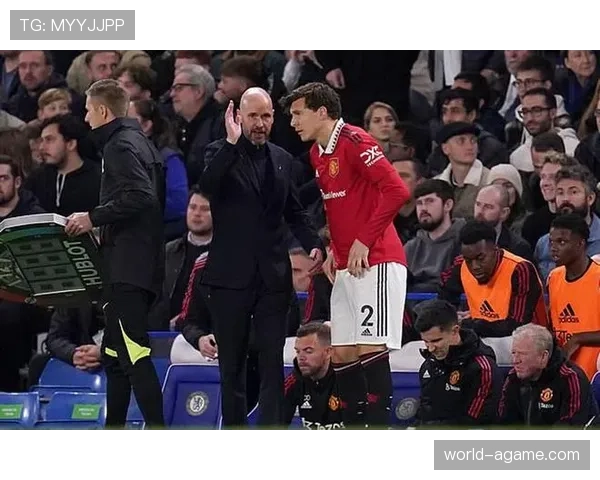 曼联阵容问题显现，当前赛季表现受限，对竞争格局带来变化