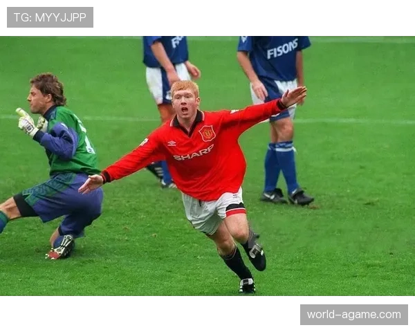 斯科尔斯式中场回归：直塞撕裂防线的战术价值与角色复现